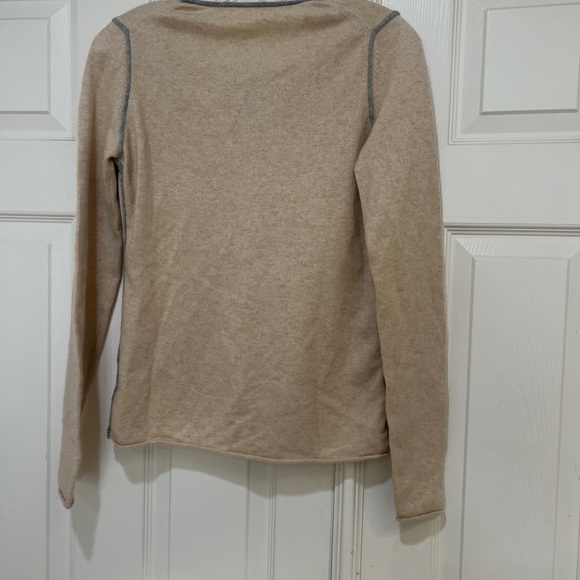 Sutton Cashmere Beige Color Cashmere Lightweight base layer sweater size small - Picture 5 of 10